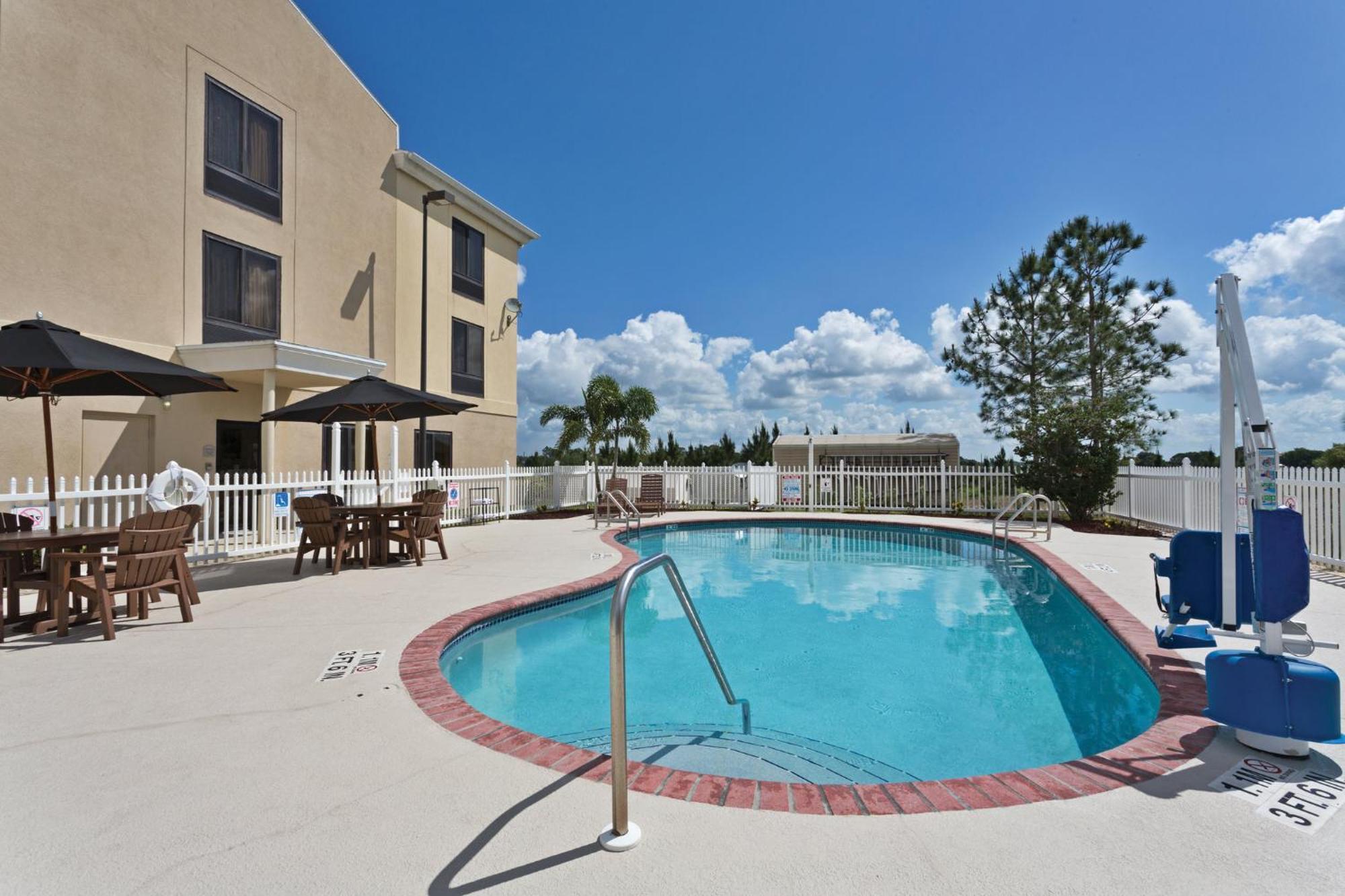 Holiday Inn Express & Suites Sebring By Ihg Kültér fotó